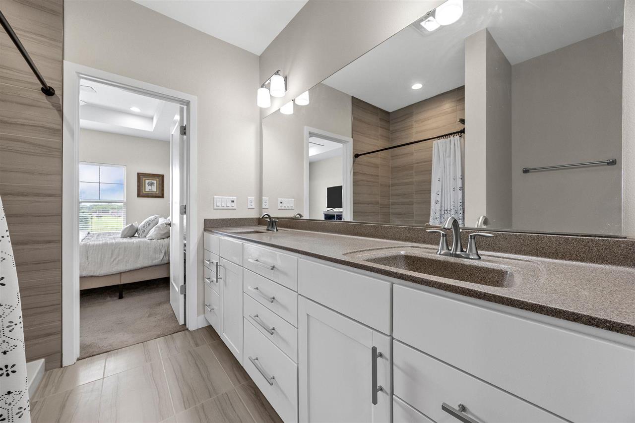 1315 E Tartan Drive North Liberty IA 52317