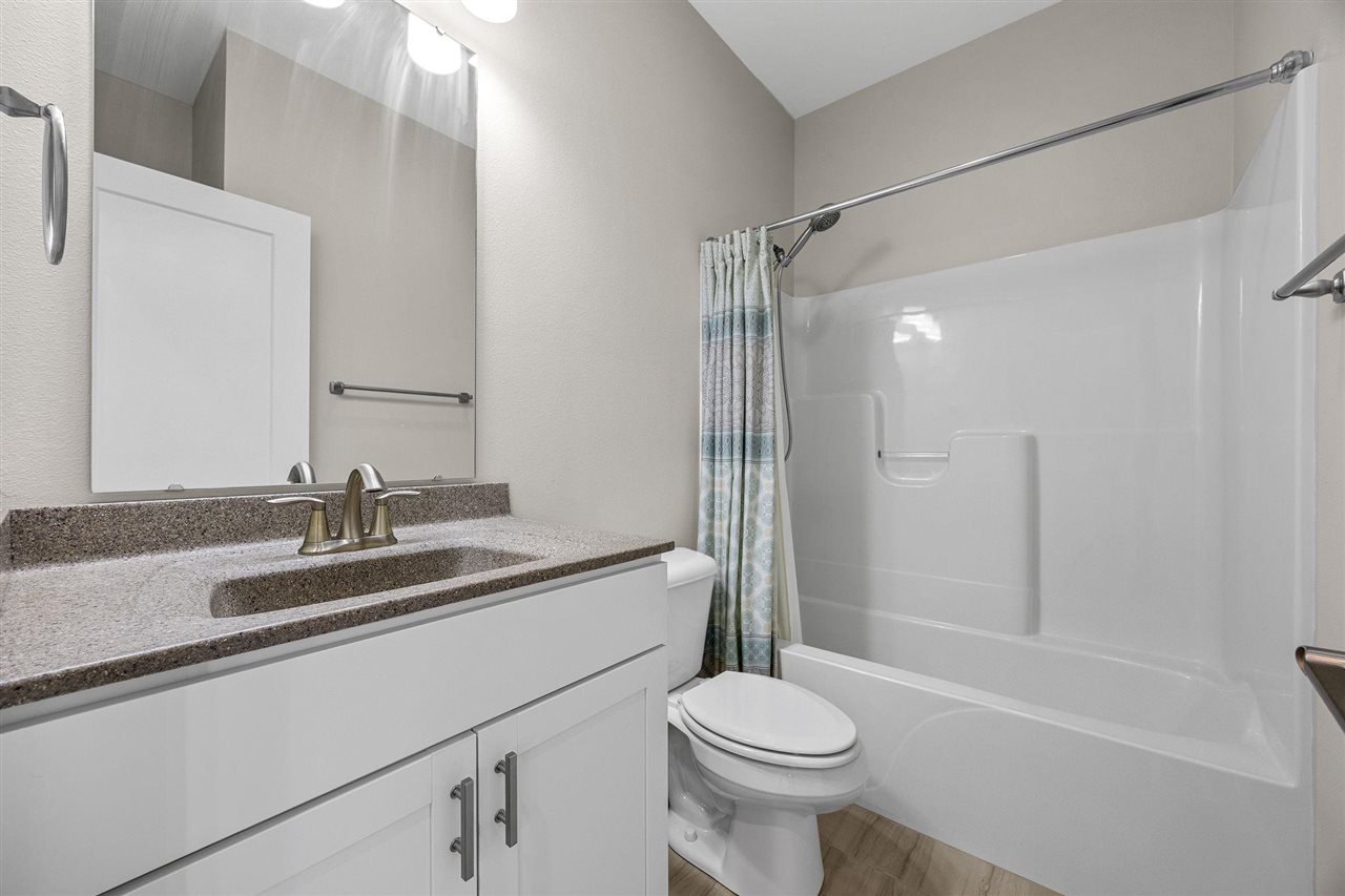 1315 E Tartan Drive North Liberty IA 52317