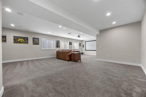 1315 E Tartan Drive North Liberty IA 52317