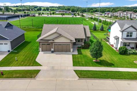 1315 E Tartan Drive North Liberty IA 52317