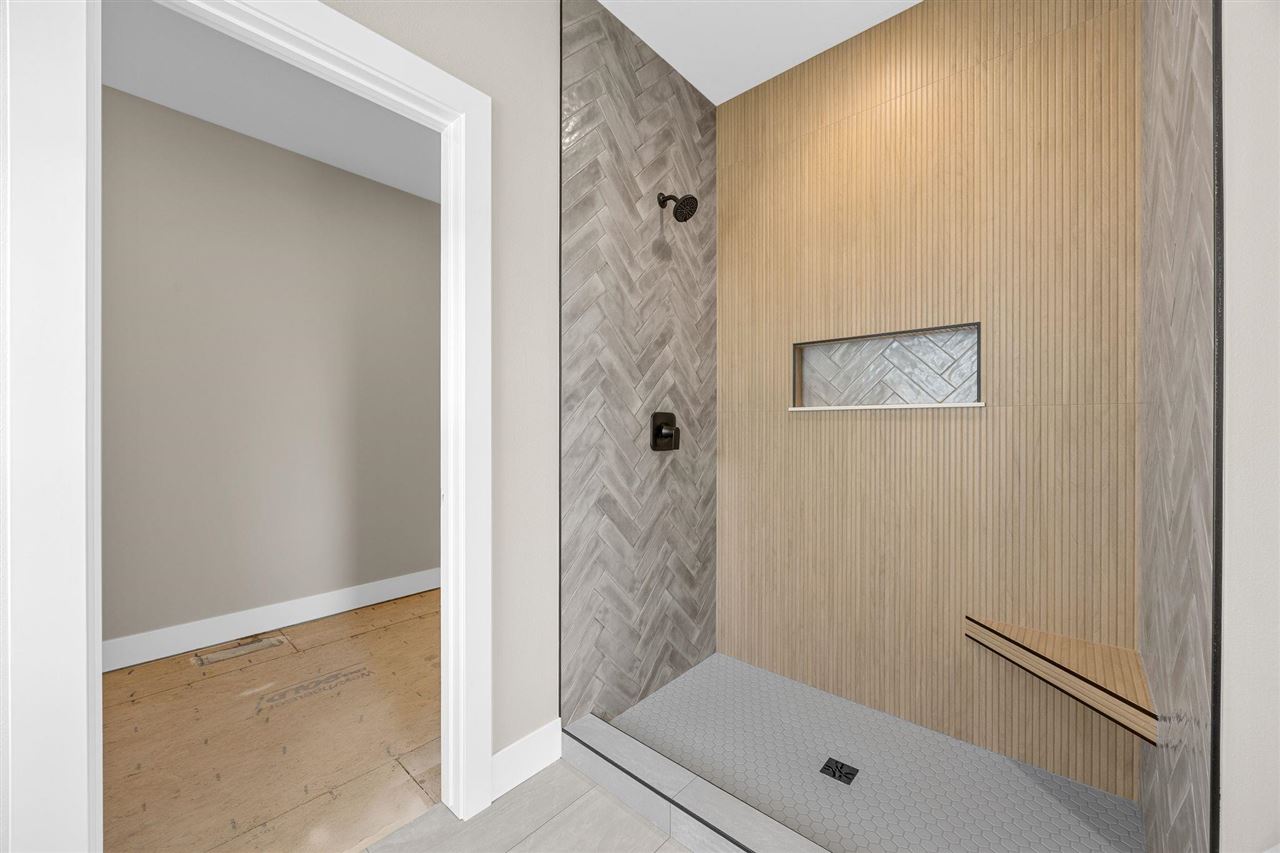 521 Elizabeth Lane Tiffin IA 52340