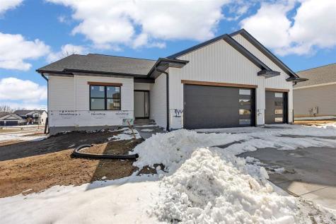 521 Elizabeth Lane Tiffin IA 52340