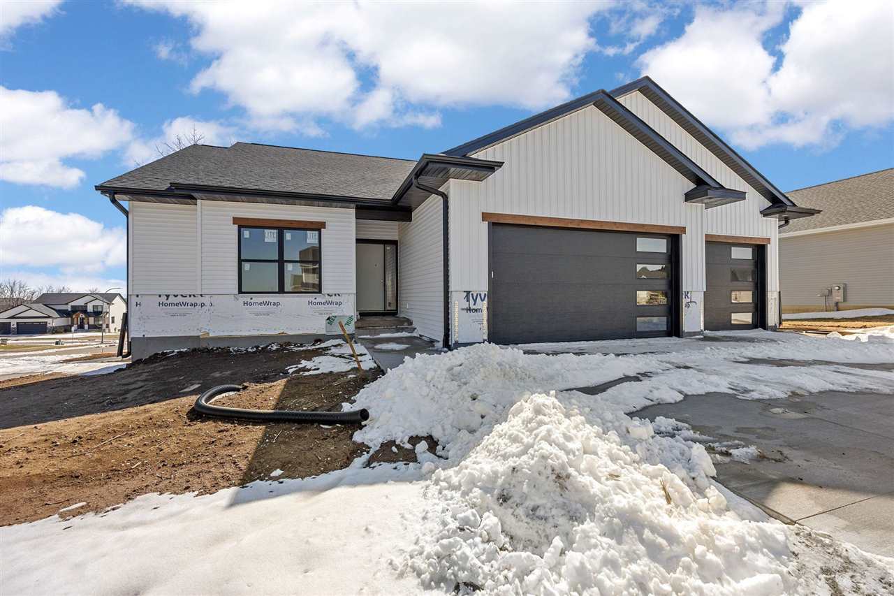 521 Elizabeth Lane Tiffin IA 52340