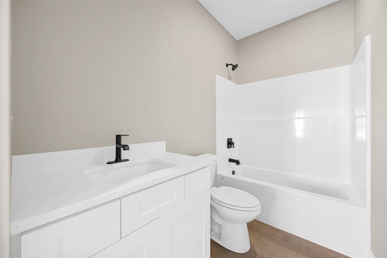 521 Elizabeth Lane Tiffin IA 52340