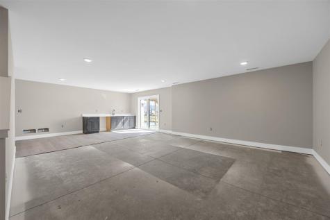 521 Elizabeth Lane Tiffin IA 52340