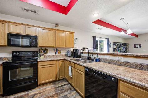 2643 Whispering Meadow Drive Iowa City IA 52240
