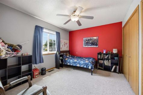 2643 Whispering Meadow Drive Iowa City IA 52240