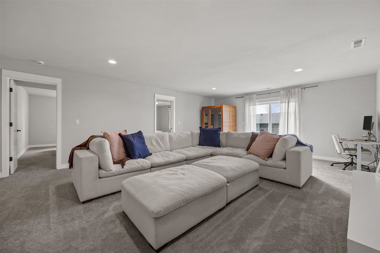 1277 Berkshire Lane North Liberty IA 52317