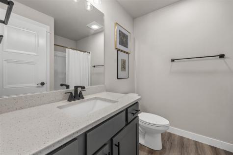 1277 Berkshire Lane North Liberty IA 52317
