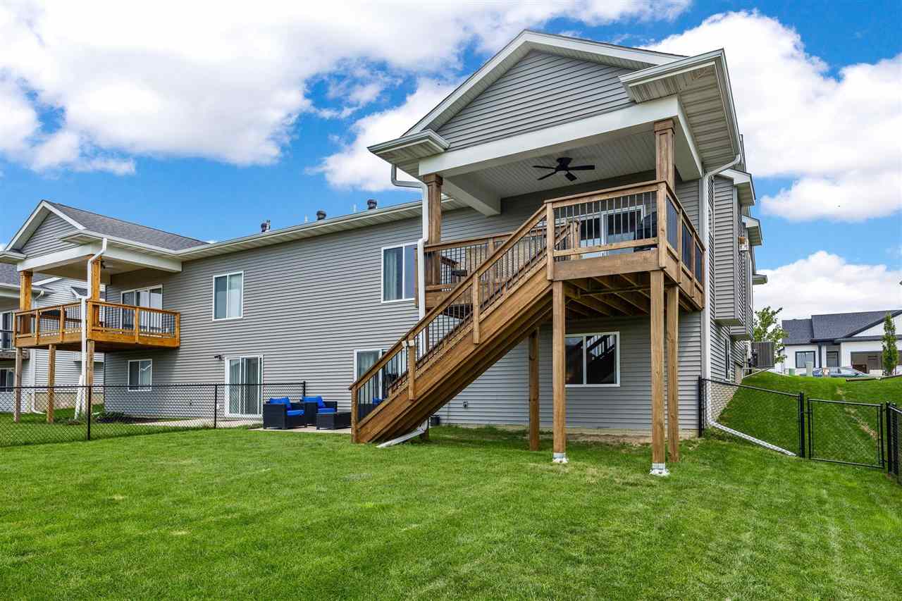 1277 Berkshire Lane North Liberty IA 52317
