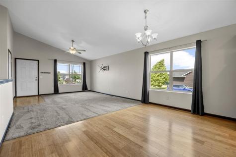 6303 Deer Stone Drive SW Cedar Rapids IA 52404