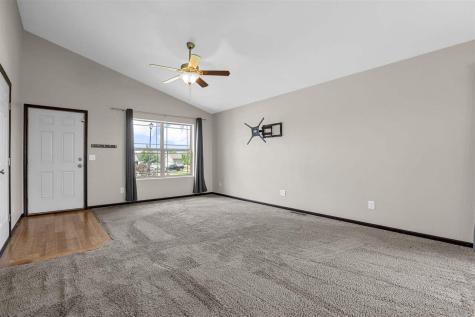 6303 Deer Stone Drive SW Cedar Rapids IA 52404