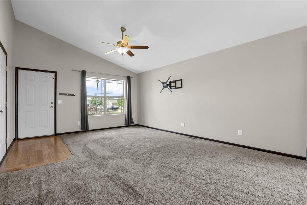 6303 Deer Stone Drive SW Cedar Rapids IA 52404