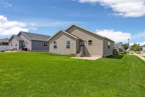 6303 Deer Stone Drive SW Cedar Rapids IA 52404