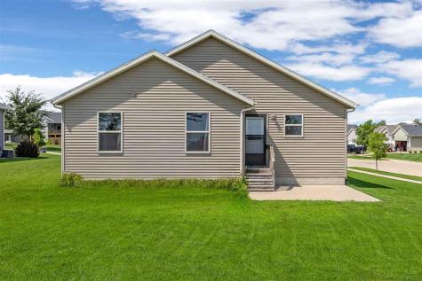6303 Deer Stone Drive SW Cedar Rapids IA 52404