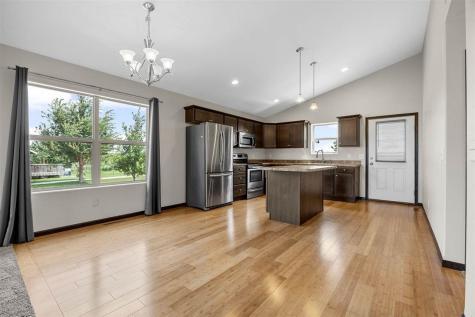 6303 Deer Stone Drive SW Cedar Rapids IA 52404