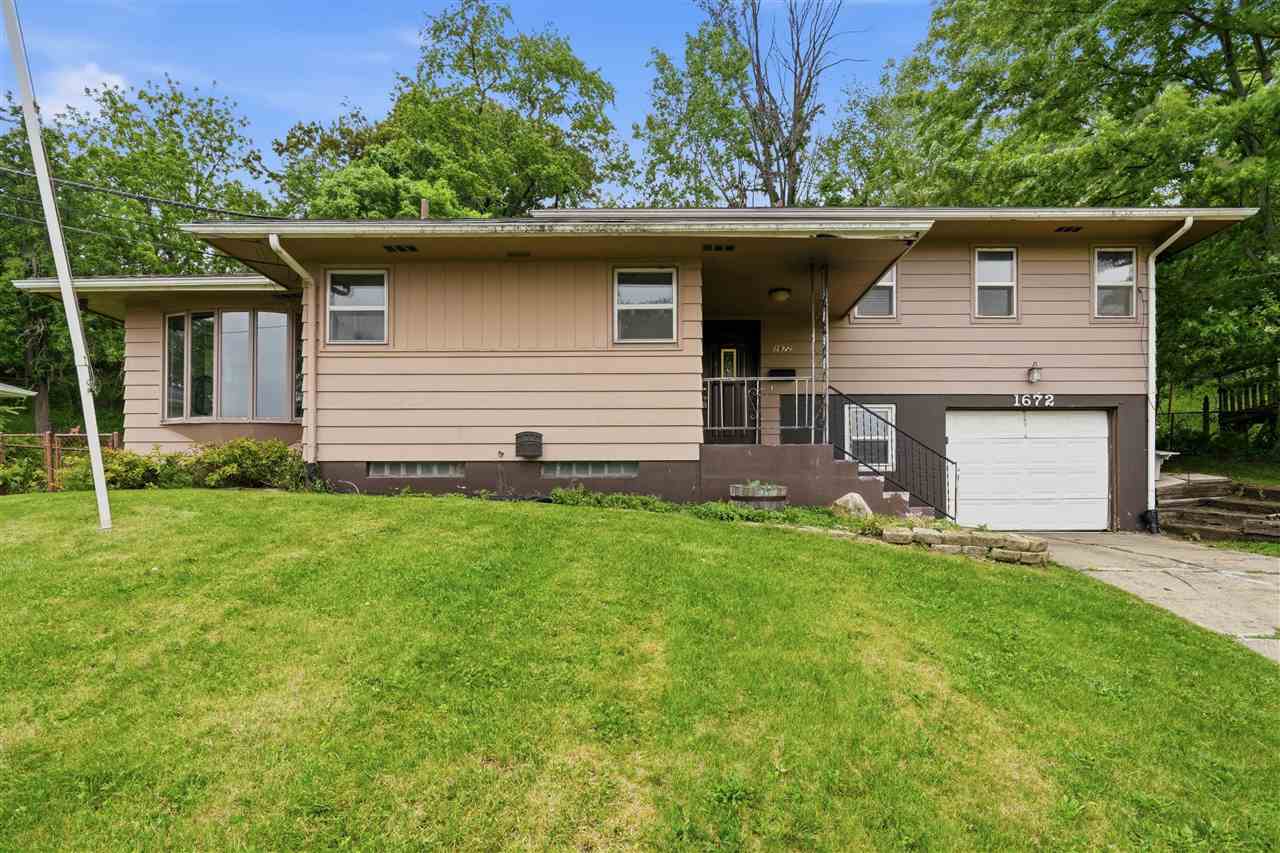 1672 10th Street NW Cedar Rapids IA 52405