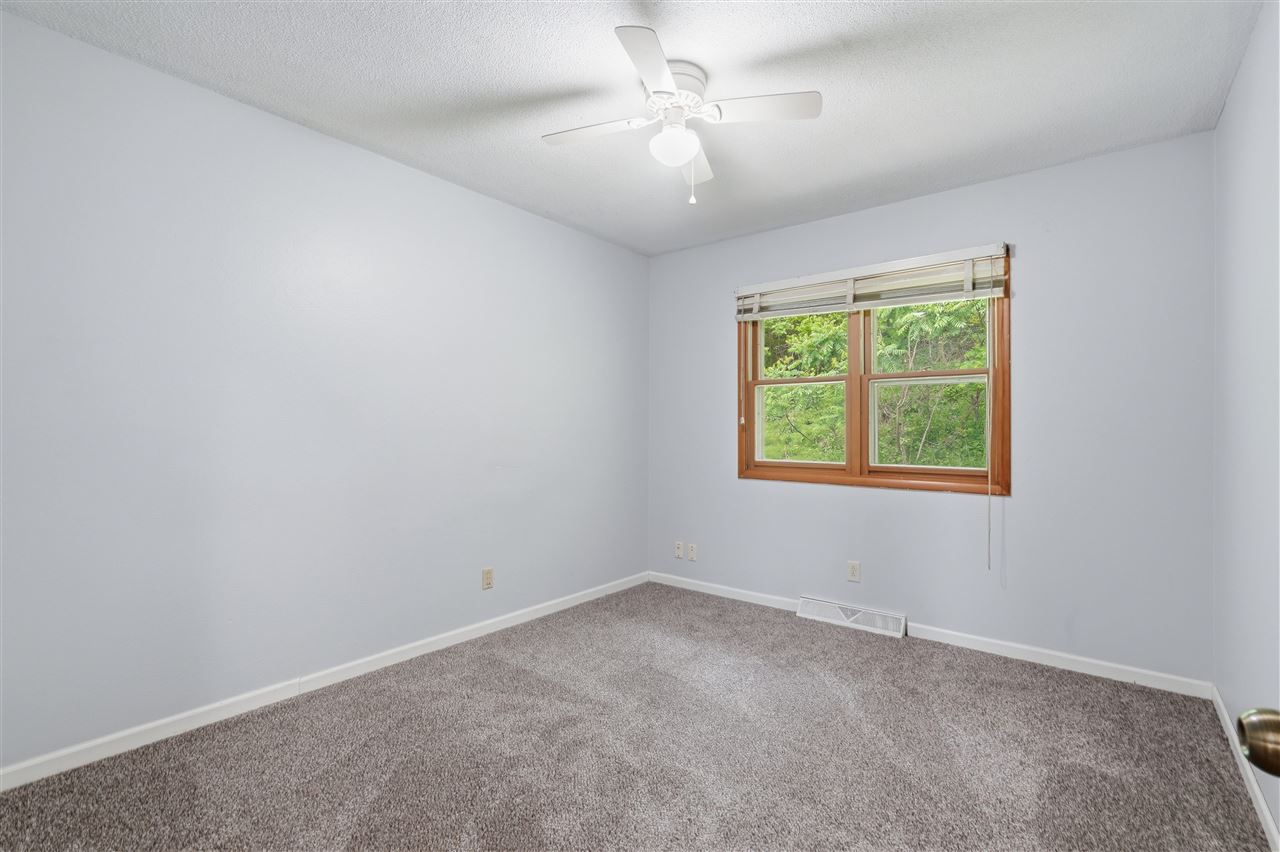 1672 10th Street NW Cedar Rapids IA 52405