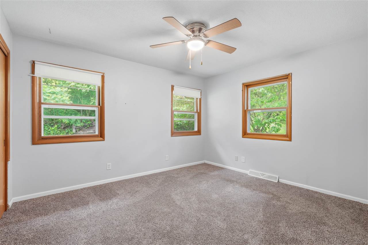 1672 10th Street NW Cedar Rapids IA 52405