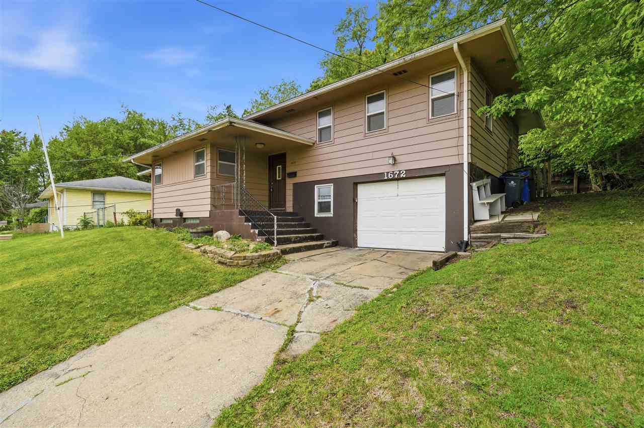 1672 10th Street NW Cedar Rapids IA 52405