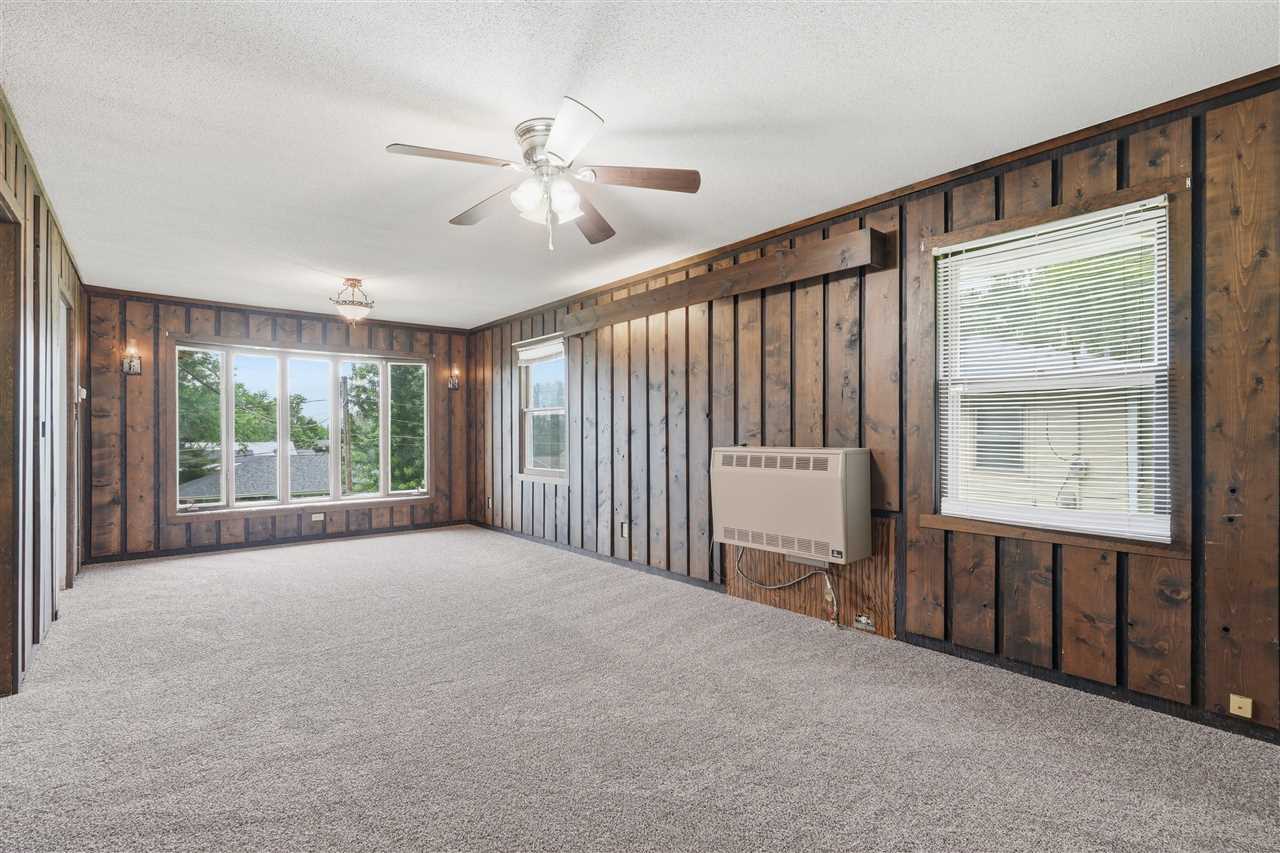 1672 10th Street NW Cedar Rapids IA 52405