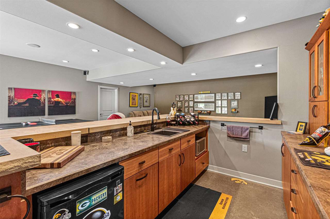 1598 NE Spartan Circle Solon IA 52333