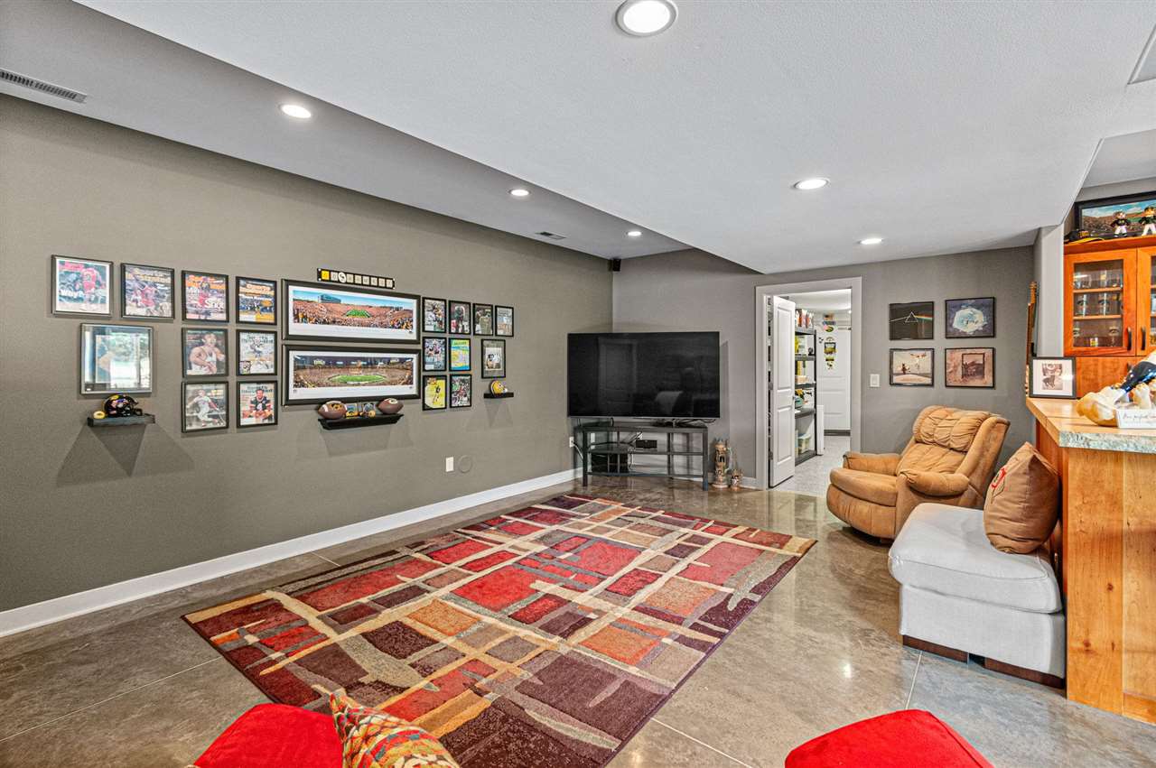 1598 NE Spartan Circle Solon IA 52333