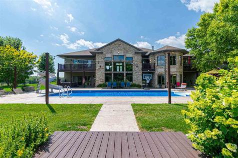 1598 NE Spartan Circle Solon IA 52333
