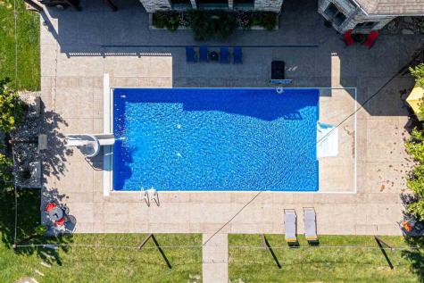 1598 NE Spartan Circle Solon IA 52333