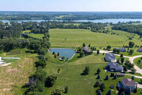 1598 NE Spartan Circle Solon IA 52333