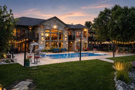 1598 NE Spartan Circle Solon IA 52333