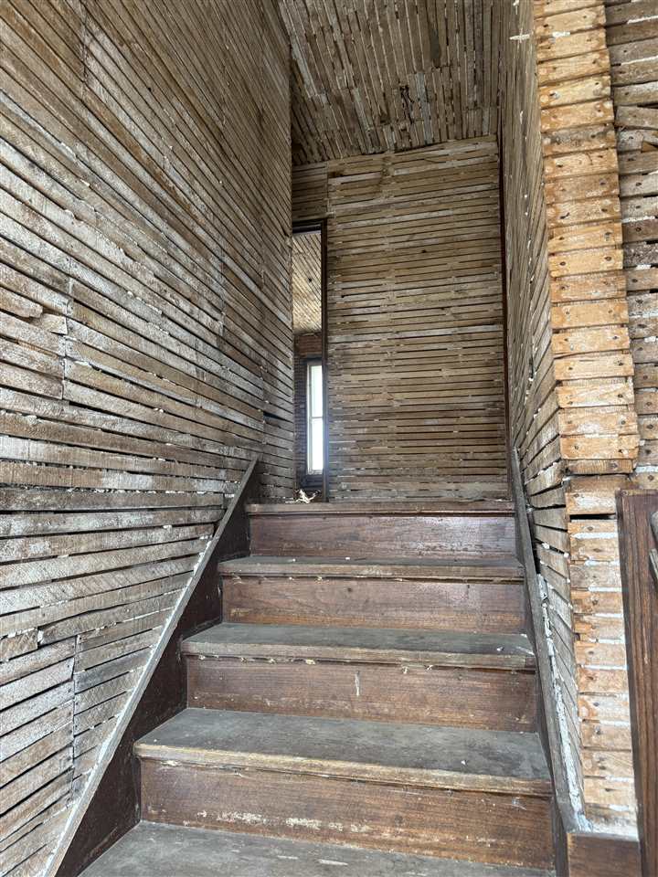 26921 Highway 92 Sigourney IA 52591