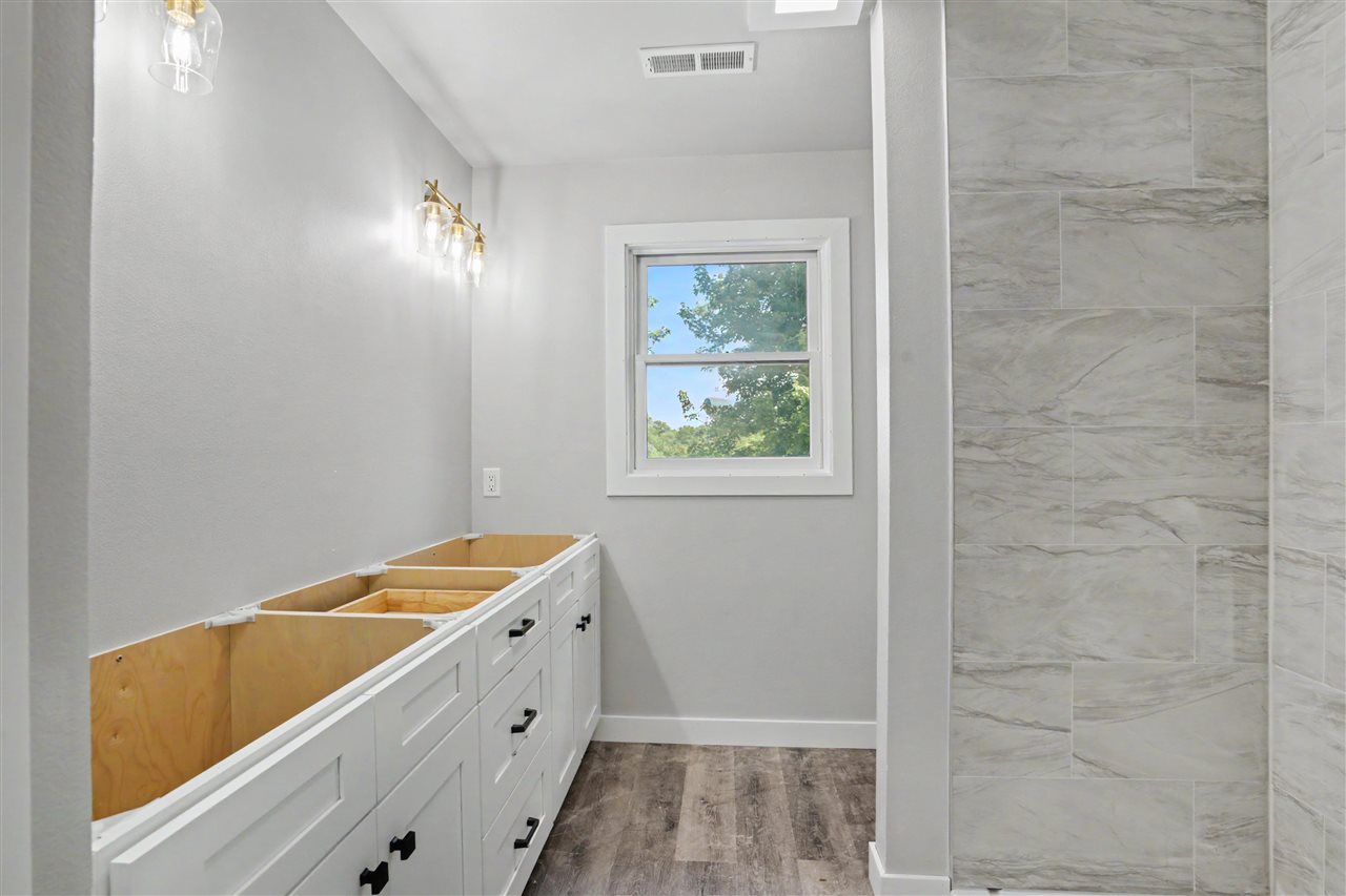923 12th Avenue Coralville IA 52241
