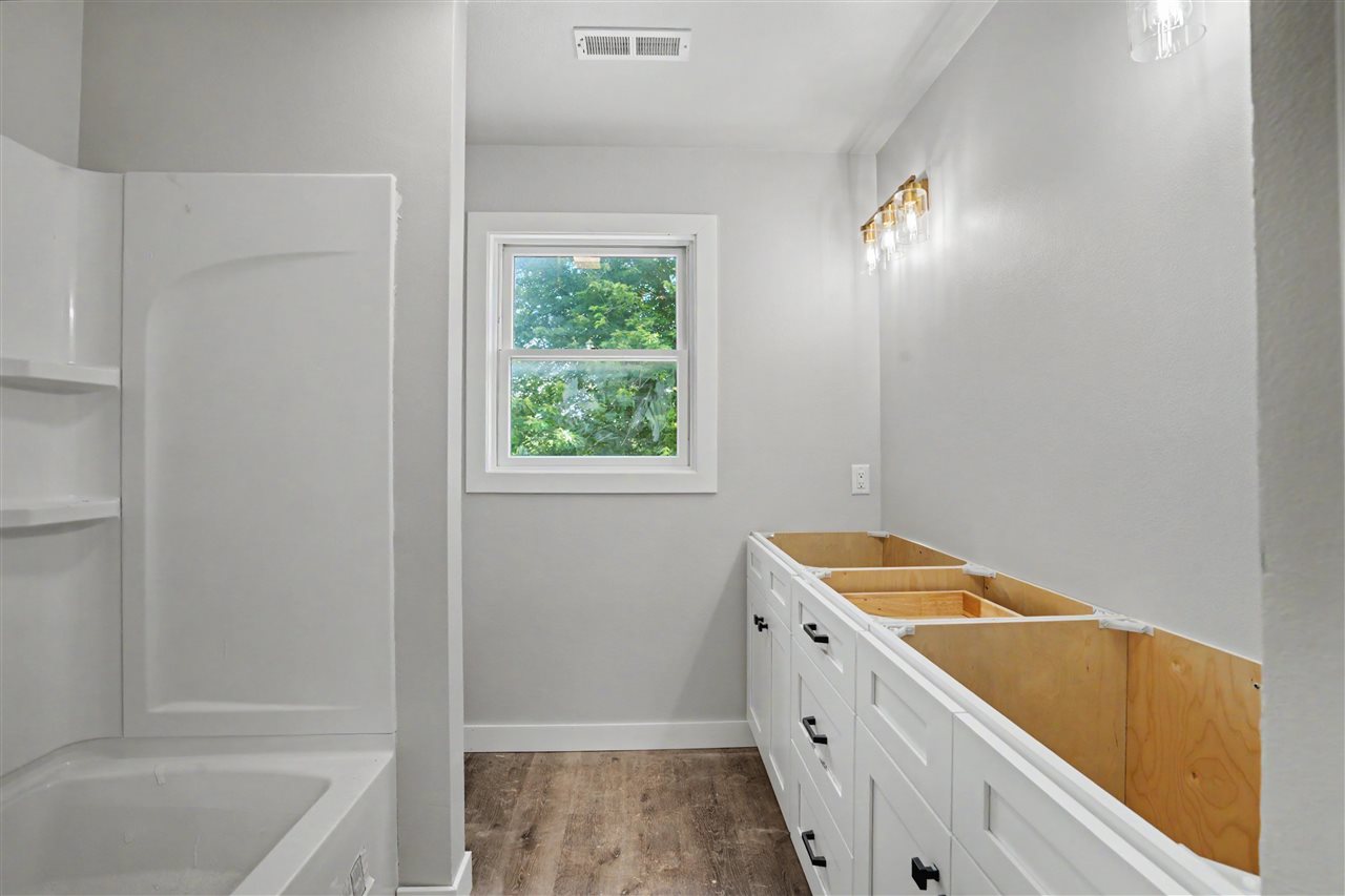 923 12th Avenue Coralville IA 52241