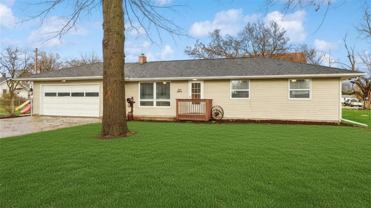 910 Cherry Avenue Marengo IA 52301