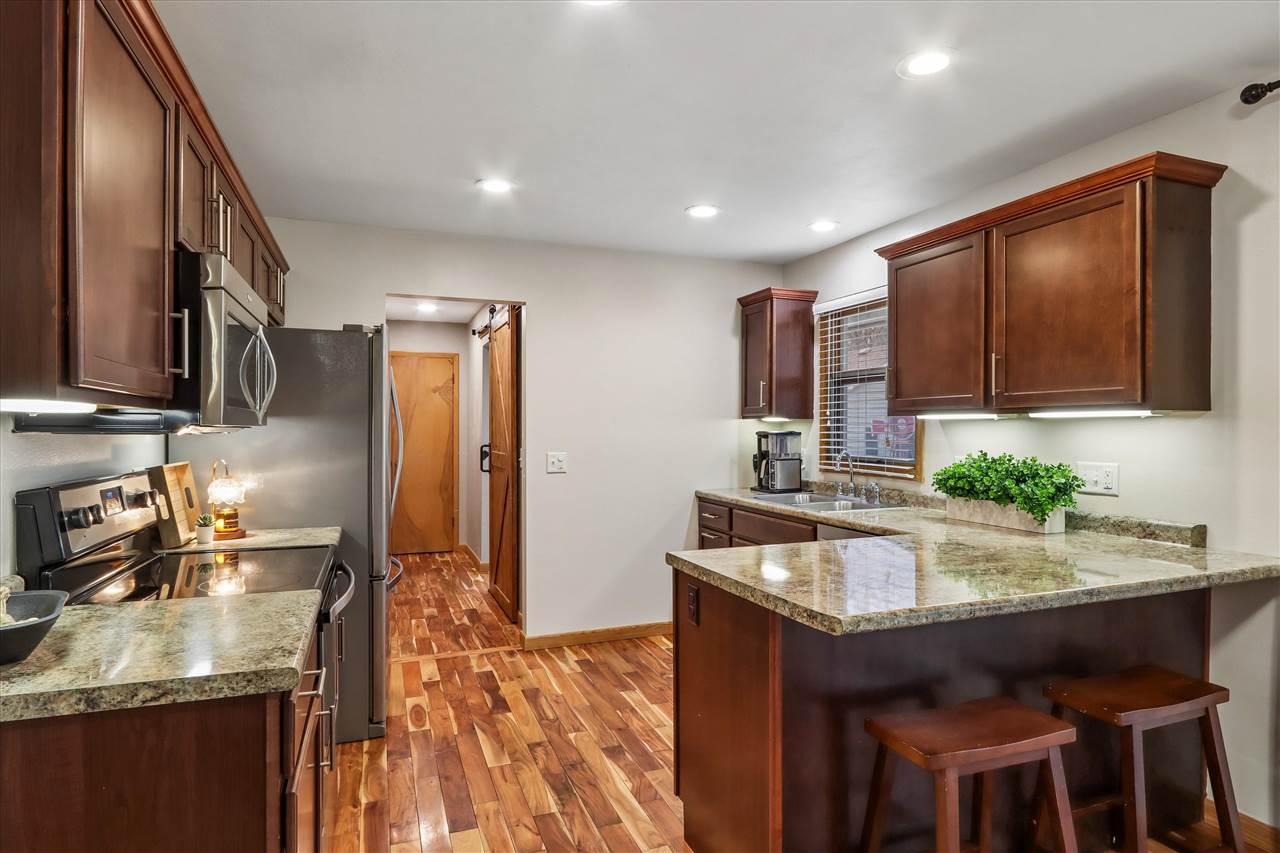 910 Cherry Avenue Marengo IA 52301