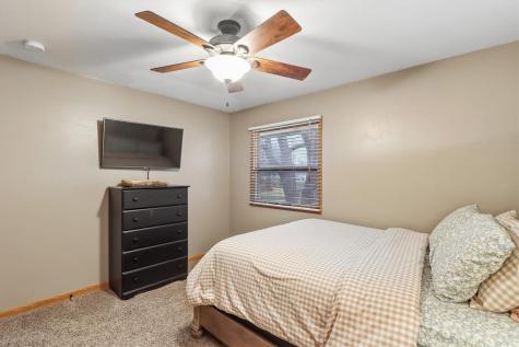 910 Cherry Avenue Marengo IA 52301