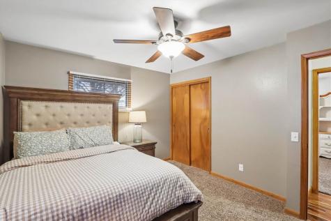910 Cherry Avenue Marengo IA 52301