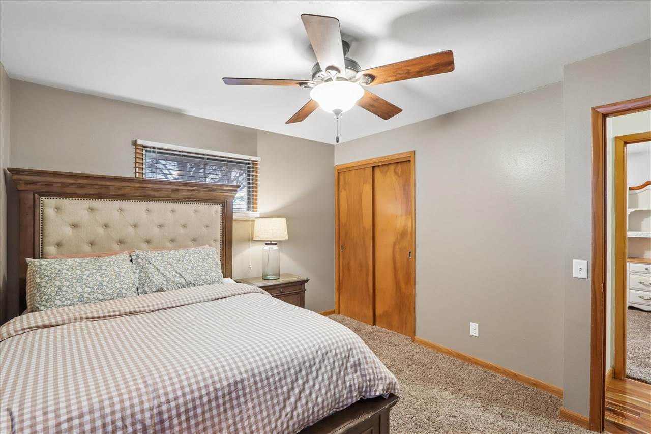 910 Cherry Avenue Marengo IA 52301