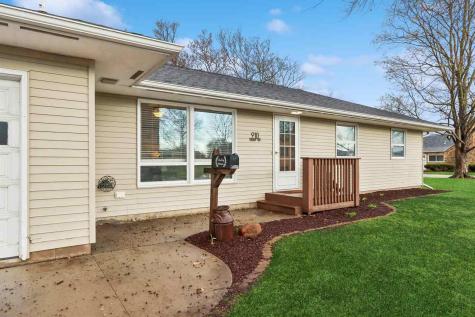 910 Cherry Avenue Marengo IA 52301