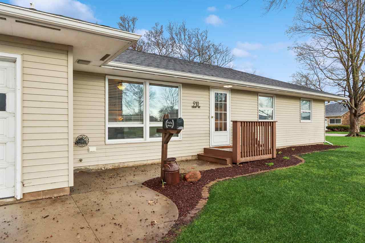 910 Cherry Avenue Marengo IA 52301