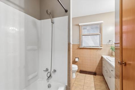 910 Cherry Avenue Marengo IA 52301