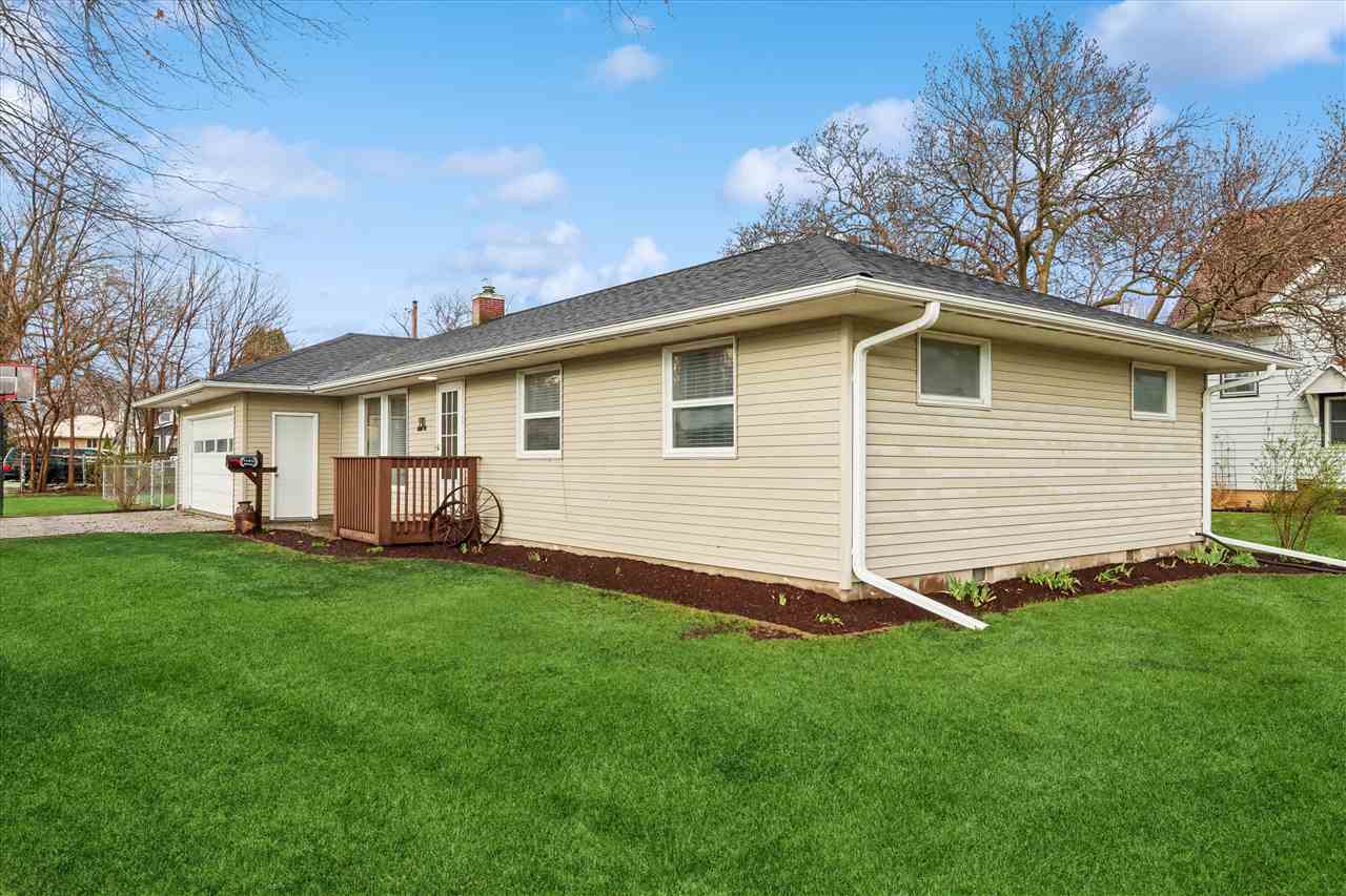 910 Cherry Avenue Marengo IA 52301