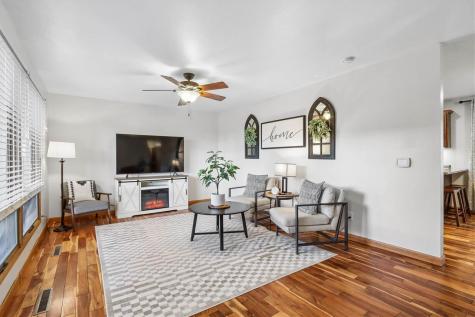 910 Cherry Avenue Marengo IA 52301