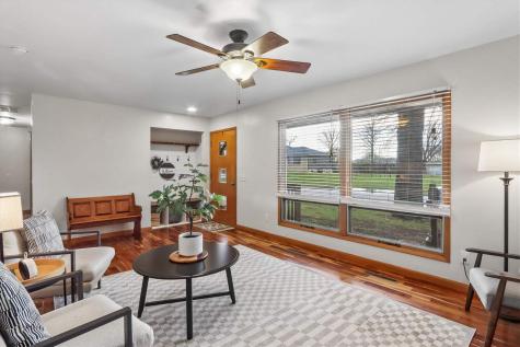 910 Cherry Avenue Marengo IA 52301