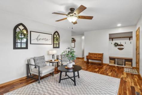 910 Cherry Avenue Marengo IA 52301