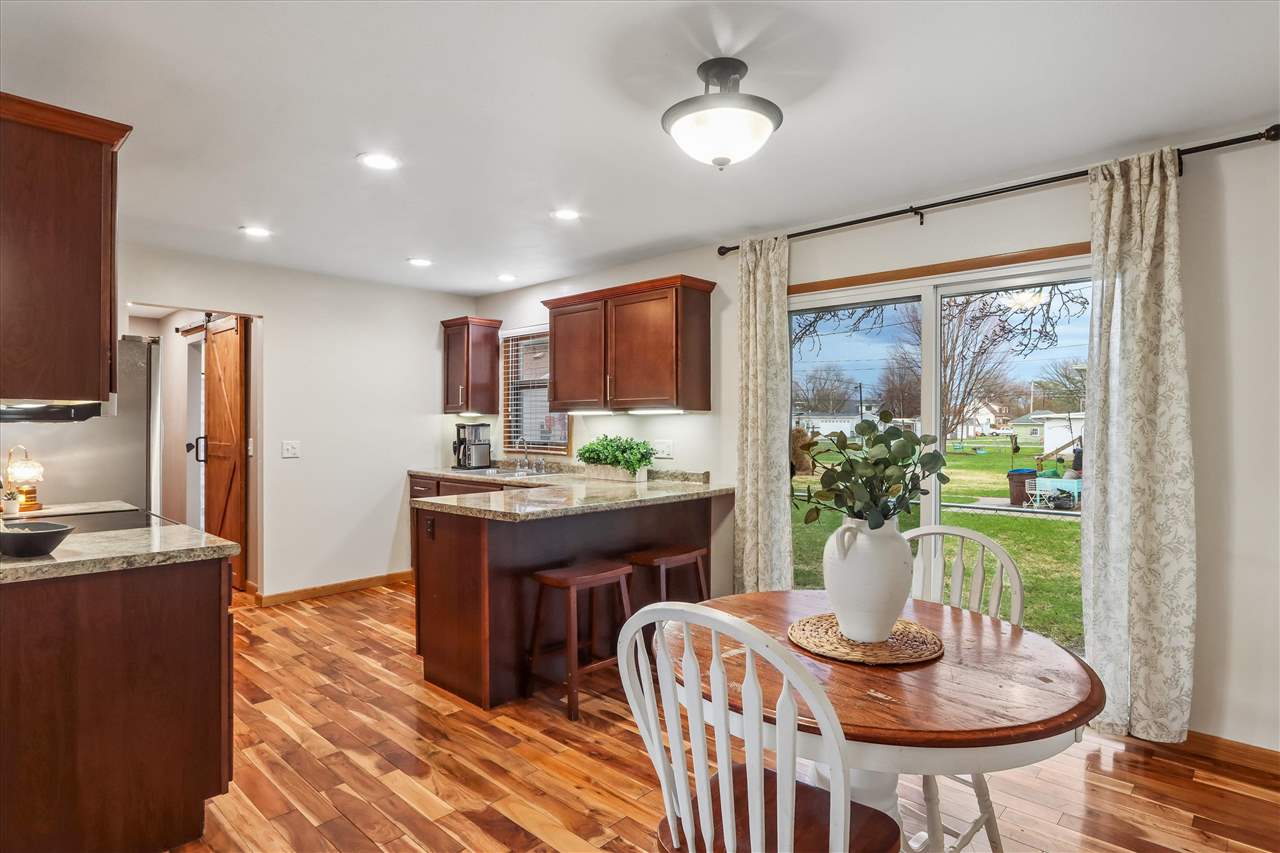 910 Cherry Avenue Marengo IA 52301