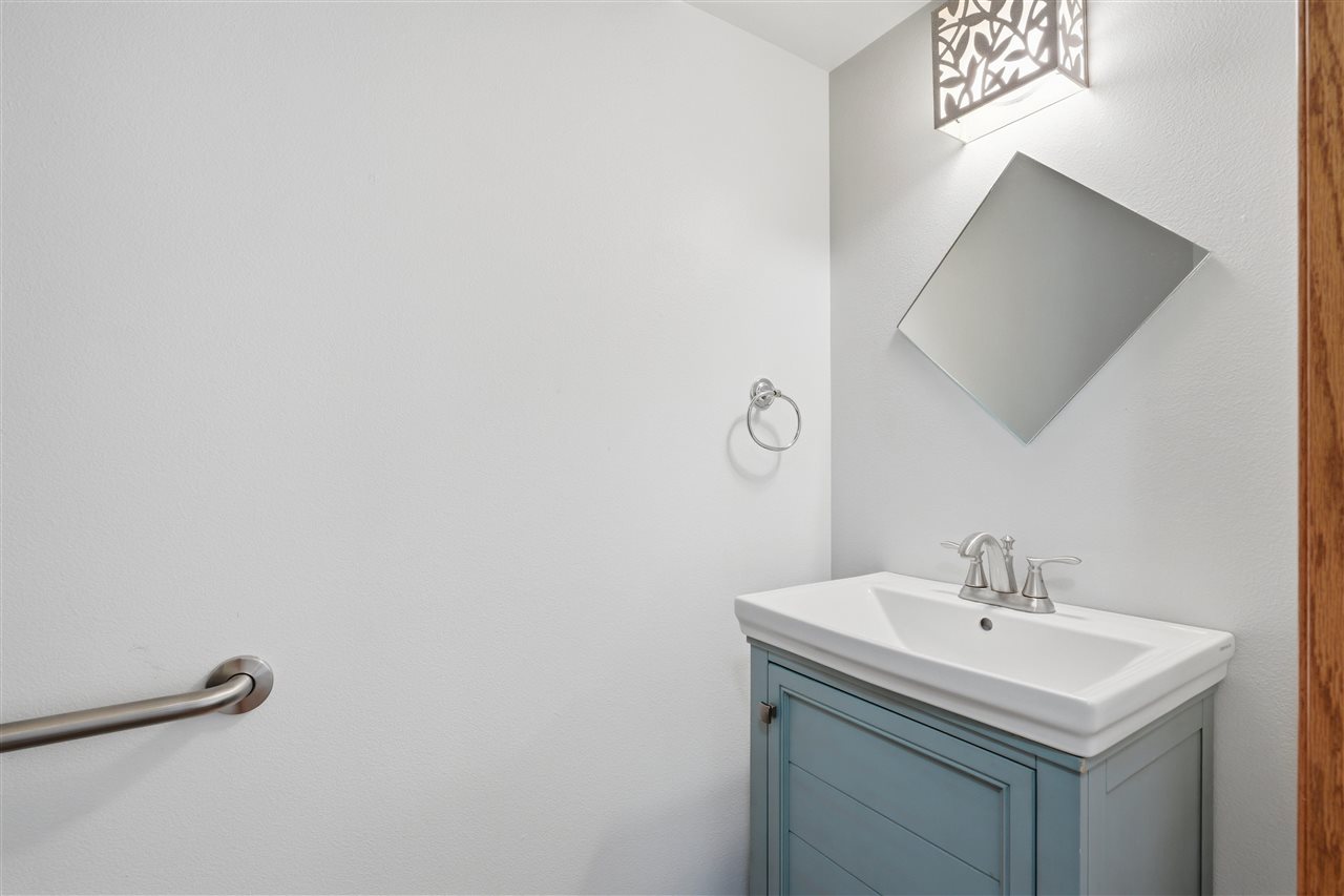 20 E Dovetail Coralville IA 52241