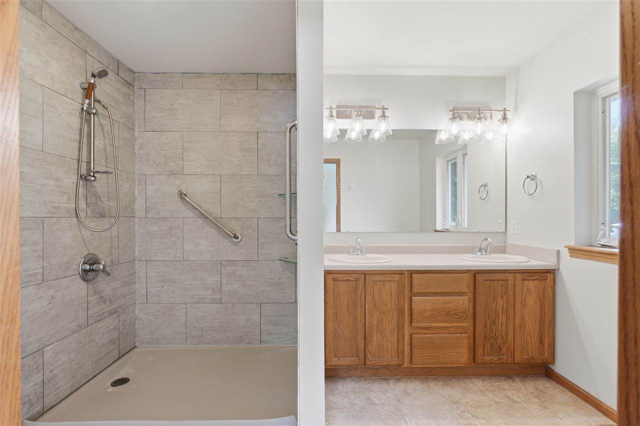 20 E Dovetail Coralville IA 52241