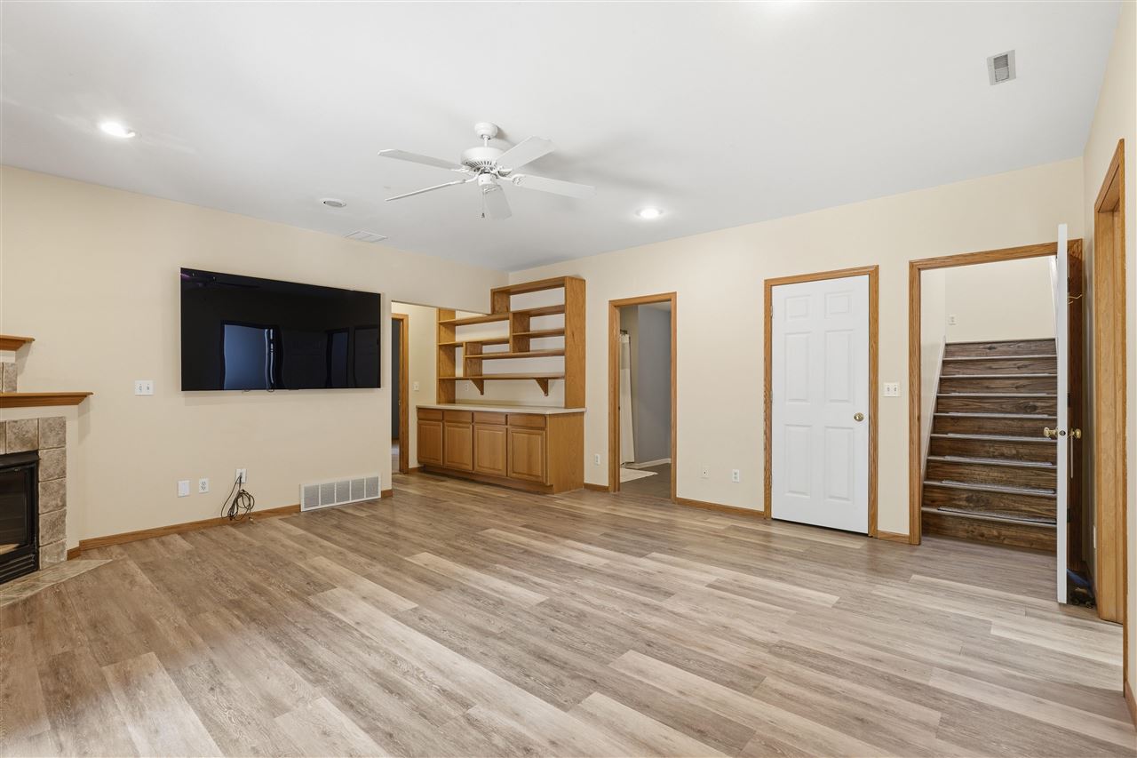 20 E Dovetail Coralville IA 52241